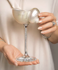 Copa de vino de concha marina natural, hecha a mano en Vietnam, para beber vino o cócteles, estilo playero, decoración para mesa de bar. - Product Image 1