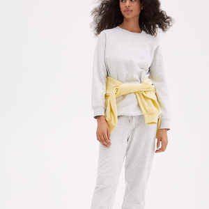 Pantalon de jogging décontracté pour femme avec logo personnalisé, en velours côtelé tricoté, respirant et imperméable, idéal pour le sport et la course à pied - Product Image 3