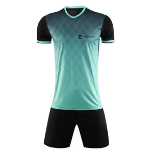 Dernier design, nouveau style, uniforme de football respirant, qualité supérieure, couleur unie, uniforme de football en vente en ligne - Product Image 1