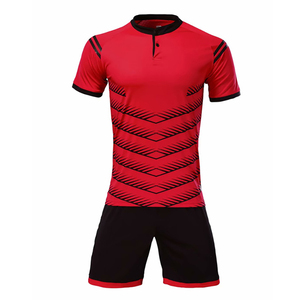 Ensemble d'uniformes de football sur mesure de haute qualité pour adultes, vente en gros, faible MOQ, Sialkot Pakistan, 100% polyester respirant et à séchage rapide - Product Image 4