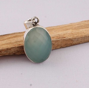 SHREE JAIPUR SILVER - Amuleto Solitario Ovalado de Plata de Ley 925 con Calcedonia Natural Vintage Aqua y Piedra Verde Marina - Product Image 2
