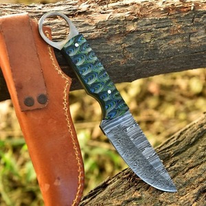 Cuchillo Skinner de Acero de Damasco Hecho a Mano con Agujero para el Dedo, Mango de Madera de Olivo Exótica y Resina, Personalizable, Afilado como una Navaja, Punta Caída para Camping - Product Image 5