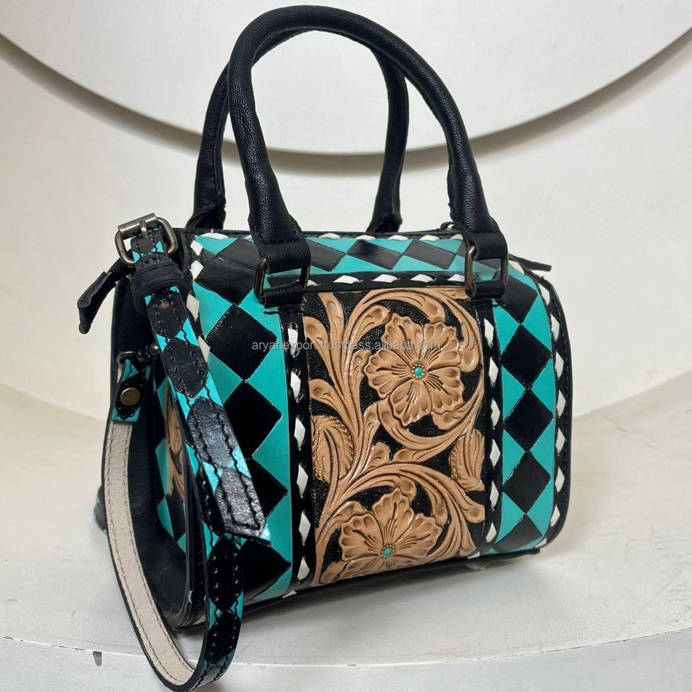 ลายตารางหมากรุกสีดำและเทอร์ควอยซ์