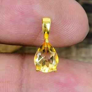 สร้อยคอพลอยซิทรินธรรมชาติทรงลูกแพร์ ชุบทอง 18k บนตัวเรือนเงินแท้ 925 - Product Image 2