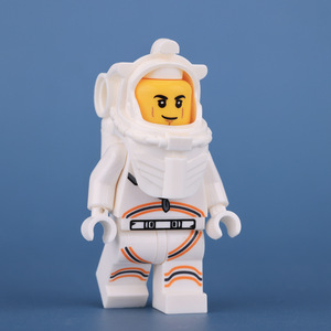 Ensemble de figurines de robots et d'astronautes de science-fiction compatibles, modèle en plastique ABS, jouet unisexe, à partir de 8 ans - Product Image 3