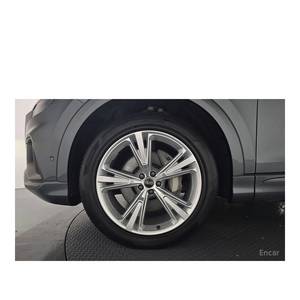 Audi Q8 45 TDI quattro Premium Diciembre 2023 21.921 km Volante a la Izquierda Diésel Transmisión Automática Asientos de Cuero Cámara Trasera - Product Image 4