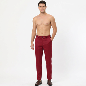 Pantalon formel pour homme, coupe droite, rouge, avec poches latérales, taille mi-haute, fermeture boutonnée, tissu sergé, fabriqué au Bangladesh - Product Image 1