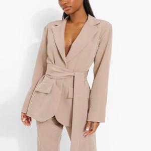 Ensemble tailleur décontracté et élégant pour femme, beige, col mandarin, manches longues, ceinture à nouer, couleur unie, tissu tricoté, anti-plis - Product Image 6