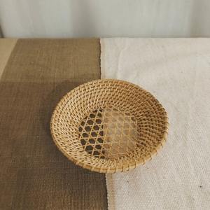 Plateau de service contemporain en rotin, parfait pour le café, les collations, le petit-déjeuner au lit et l'utilisation sur la table de cuisine, fabriqué à la main en Inde. - Product Image 2