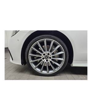 Mercedes-Benz Classe E E450 4MATIC Coupé Modèle décembre 2021 avec 81 226 km Boîte de vitesses automatique Volant à gauche Caméra arrière - Product Image 5