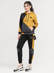 Ensemble de survêtement pour femmes, tenue de sport professionnelle, veste et pantalon de qualité supérieure, conçus pour un confort maximal, une mobilité et des performances athlétiques optimales - Product Image 4