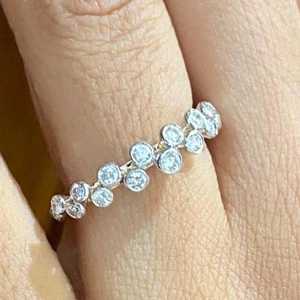 Bague demi-éternité en or massif 14 carats avec diamants ronds de laboratoire pour femme, cadeau d'anniversaire pour partenaires - Product Image 4