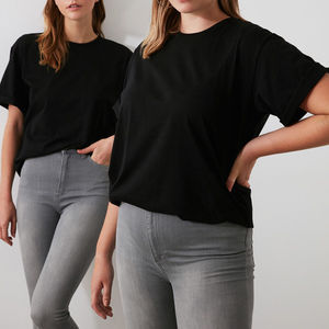 Fabrication OEM T-shirt pour femme de haute qualité, design vintage avec logo personnalisé, doux, respirant, écologique, pour l'été - Product Image 4