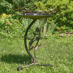 Bain d'oiseaux classique en métal, décoration de jardin extérieure, style vintage, bassin sur piédestal, durable, résistant aux intempéries, design élégant pour oiseaux - Product Image 1