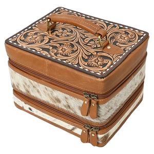 Boîte de toilette pour femme en cuir de vache véritable, style bohème, écologique, avec fermeture éclair et fleurs en pompon, pour voyage sécurisé - Product Image 1