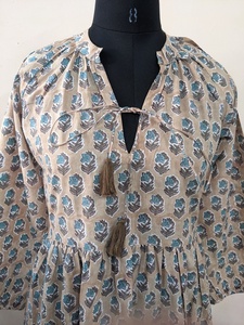 ชุดเดรสผ้าฝ้ายอินเดียพิมพ์ลายด้วยมือ ขายดีประจำปี 2026 ผ้าฝ้ายแท้ 100% ลายดอกไม้ สวมใส่สบายๆ ชุดยาว ราคาโรงงาน - Product Image 5