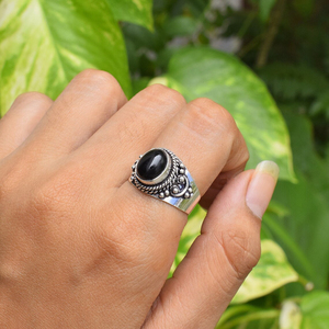 Bague en argent sterling 925 avec pierre précieuse onyx noir, bijou artisanal pour elle, pour un anniversaire - Product Image 3