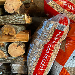 Prix Usine Haute Qualité Granulés de Bois de Pin Briquettes 6mm Forme Bâtonnet Bois de Chauffage Cendres 1,5% Humidité 5% Promotion Sac Emballé - Product Image 5