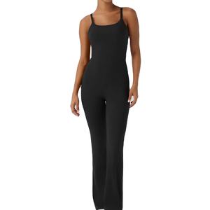 Mono de yoga de alta calidad, agradable al tacto, con sujetador incorporado, para entrenamiento, con efecto fruncido y corte acampanado para mujer - Product Image 1