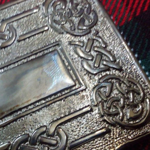 Hebilla de cinturón para kilt de hombre, diseño celta en espiral, cromada/hebilla para kilt escocés, accesorios antiguos de las Tierras Altas con diseño celta en espiral - Product Image 6