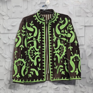 เสื้อแจ็คเก็ตผ้ากำมะหยี่ปักลายชาติพันธุ์สำหรับผู้หญิง – เสื้อโค้ทสั้นลายดอกไม้ซูจานีทำมือ - Product Image 1
