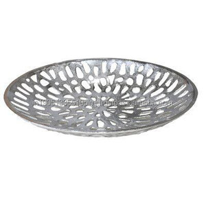 Bandeja decorativa de metal plateado de aluminio al por mayor para hotel y restaurante bandeja de servicio de metal de diseño moderno hecha a mano de lujo - Product Image 3