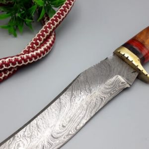 Couteau de chasse artisanal de luxe avec lame en acier décorative, manche en bois naturel, étui en cuir et emballage cadeau personnalisé - Product Image 3