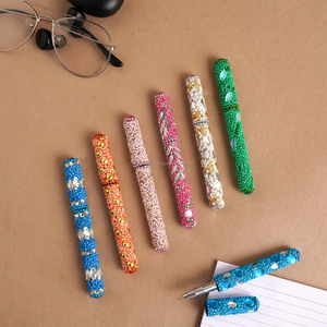 Stylo fantaisie argenté orné de perles et de paillettes, design étincelant au style moderne, stylo perlé coloré, cadeau souvenir pour amis - Product Image 3