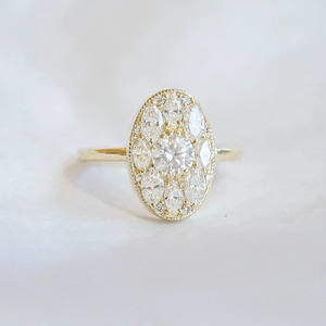 Anillo Art Deco de Oro Amarillo de 14K con Diamantes Cultivados en Laboratorio en Forma Ovalada - Product Image 6