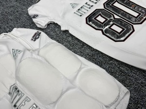 Uniforme de football américain personnalisé par sublimation pour adultes et jeunes, avec maillots en twill et pantalons rembourrés - Product Image 2