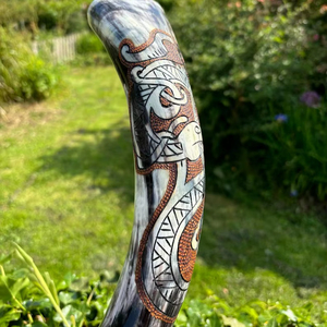 Cuerno para beber de 500 ml, tallado a mano, original, auténtico cuerno vikingo para cerveza y hidromiel, de PERFECT ENTERPRISES - Product Image 1