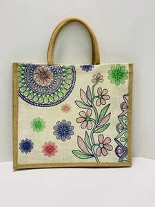 กระเป๋าโท้ทผ้าปอกระเจาคุณภาพดีที่สุด เป็นมิตรกับสิ่งแวดล้อม ทำจากเส้นใยธรรมชาติ 100% ลายดอกไม้ พับได้ ดีไซน์สวยงาม ใช้ซ้ำได้ พิมพ์โลโก้ตามสั่ง - Product Image 2