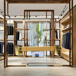 Cintres en bois de haute qualité pour pantalons et robes avec pinces métalliques en acier inoxydable, durables et antidérapants, vente en gros - Product Image 1