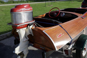 Bateau de course à moteur hors-bord classique en bois Switzer Craft Bullet de 16 pieds, construit sur mesure, pour le sport et les loisirs - Product Image 3