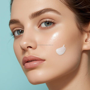 Humectante Facial Diario con Vitamina C para una Piel Radiante, Fabricante de Cosméticos OEM - Product Image 6