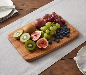 Ensemble de 2 planches à découper en bois d'olivier, rectangulaires, avec trou pour accrocher, pour la préparation et le service en cuisine - Product Image 5