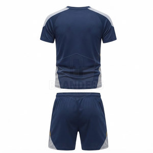 Conjunto de camiseta y pantalones cortos para hombre, ideal para viajes, material ligero y cómodo, perfecto para viajes de verano y actividades al aire libre - Product Image 2