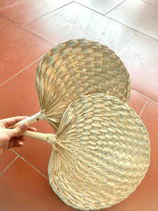 Abanico Tradicional Vietnamita de Bambú y Ratán, Hecho a Mano con Fibra Natural, Abanico Refrescante para Colgar en la Pared del Hogar - Product Image 5