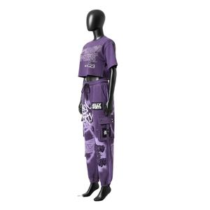 Conjunto de Pantalones Cargo y Top Corto de Felpa de Algodón Premium de 240 GSM para Mujer, Estampado Morado, Logotipo Personalizado, Ropa Urbana - Product Image 4