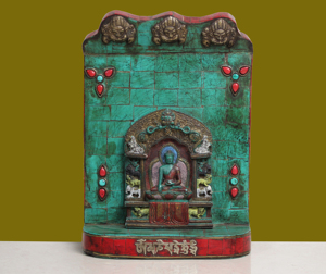Estatua de Buda de Resina Estilo Tibetano Hecha a Mano para Altar |   Santuario Budista con Incrustaciones de Turquesa y Coral Sintético para Mesa - Product Image 1