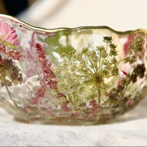 Bol de service en résine artisanale de qualité supérieure avec texture brillante et design à bords fins, idéal pour la maison, la cuisine, les fêtes ou comme cadeau. - Product Image 5