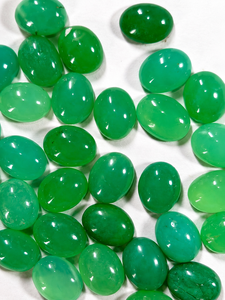 Cabochon rond en chrysoprase naturel |   Chrysoprase verte, pierre précieuse en vrac |   Cabine ronde polie |   Pierre pour la fabrication de bijoux |   Pendentif anneau - Product Image 2