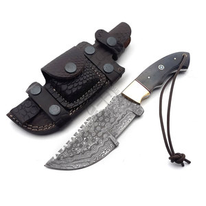 Couteau de chasse tendance en acier de Damas, lame Tracker, manche en bois de corne de bison, lame fixe ambidextre 6 pouces, couteau de survie extérieur - Product Image 1
