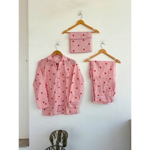 Ensemble de pyjama bohème à imprimé floral 100% coton, manches longues, col en V, boutons, coupe régulière, taille naturelle, lavable, pour tous les jours, décontracté - Product Image 1