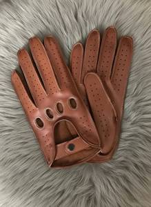 Gants de conduite vintage en cuir marron pour hommes, non doublés, perforés, à doigts complets, classiques, pour volant de voiture, rétro - Product Image 1