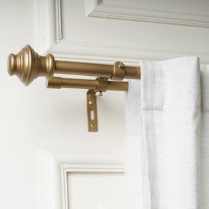 Ensemble de deux tringles à rideaux avec embouts décoratifs, finition laiton classique, style traditionnel, diamètre 0,75 pouce - Product Image 1
