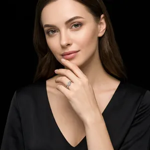 Élégante bague de fiançailles solitaire en diamant rond brillant cultivé en laboratoire, en or rose et blanc bicolore, cadeau idéal pour les fêtes et les anniversaires - Product Image 1