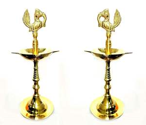 Soporte para Lámpara Diya de Latón Macizo Chapado en Oro de Calidad de Exportación, Lámpara de Aceite Tradicional para Pooja, Decoración Religiosa para el Hogar, Artesanía - Product Image 1