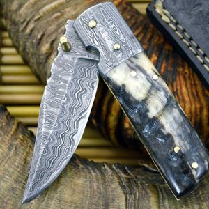 Cuchillo de caza de acero de Damasco con hoja de punta caída, mango de cuerno y perilla para el pulgar, para uso en camping al aire libre - Product Image 1