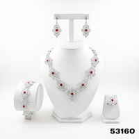 MOLL JEWELLERS Collier Feuille Tendance en Laiton Plaqué Or 18K avec Zircon Naturel et Chaîne Corde Solide, Certifié par un Certificat de Tiers, Idéal pour Mariage